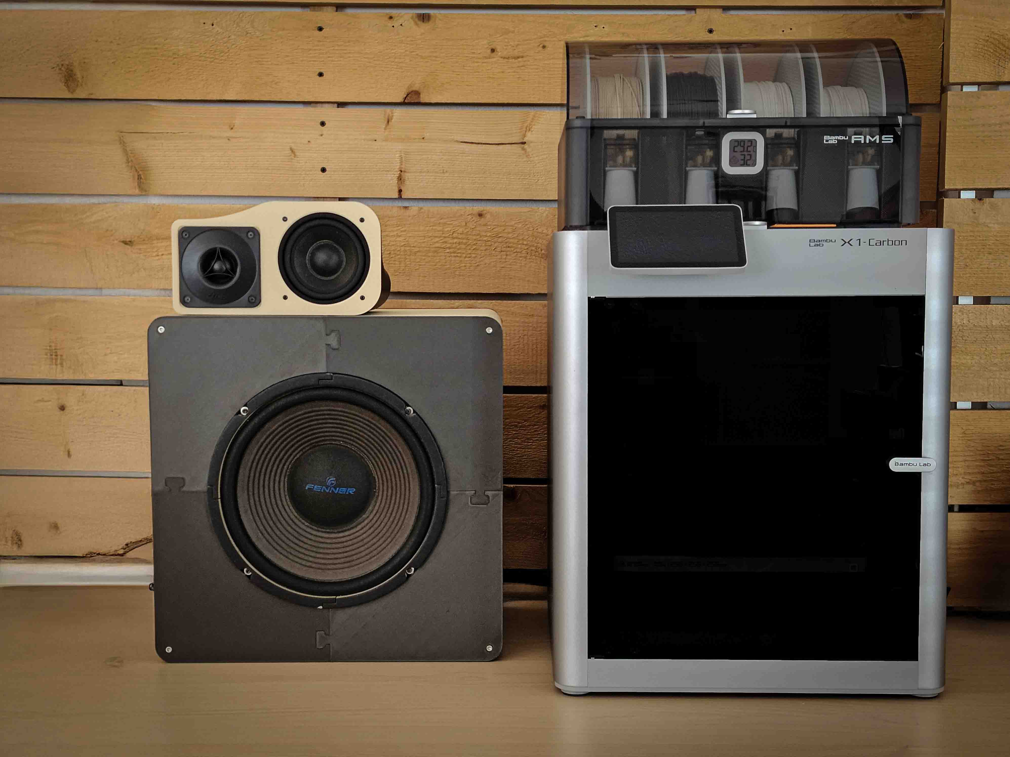 Speaker vintage rimessi a nuovo con la stampa 3D